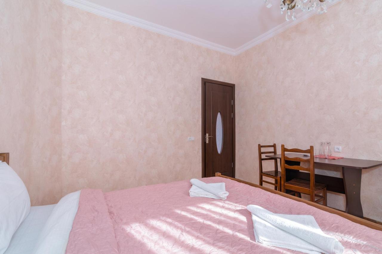 Gogichas Tower Hotel Bordzjomi Buitenkant foto