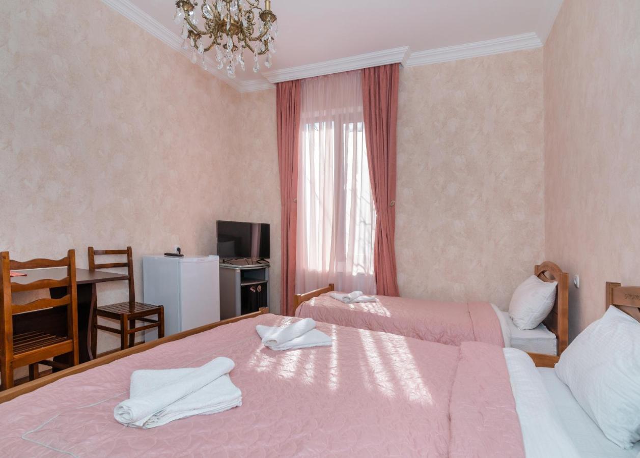 Gogichas Tower Hotel Bordzjomi Buitenkant foto